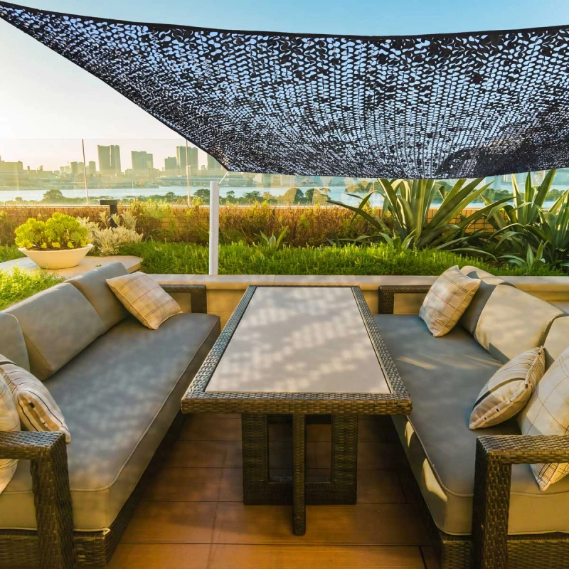 Toldo-vela-poliéster-sombra-fresca-resistente