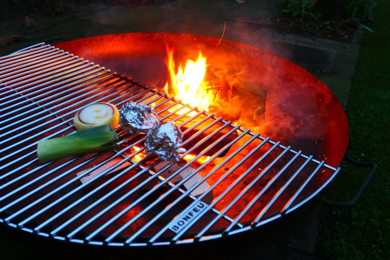 Parrilla-semicírculo-para-braseros-BonFeu-BonGrill