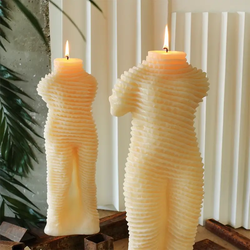 Vela-escultura-humana-Michele-Doner